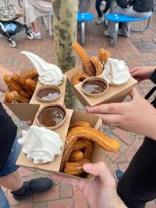 Snack-Papier-Desserttablett mit Saucenfach Verpackung Churros-Behälter-Box mit Dip-Behälter - Product Image 1