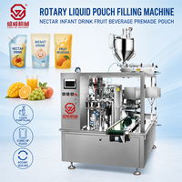 Machine de remplissage de sachets préformés pour boissons aux fruits, avec pompe rotative pour liquides et scelleuse, pour emballages de boissons infantiles en sachet souple avec bec verseur.
