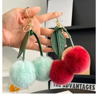 Porte-clés Pompon Cerise Adorable en Fausse Fourrure Moelleuse, Double Anneau, Breloque de Sac pour Femmes et Filles, Accessoire Cadeau