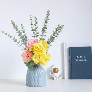 Hojas de Eucalipto Artificiales Realistas de Alta Calidad, Planta de 3 Ramas para Decoración del Hogar - Product Image 5