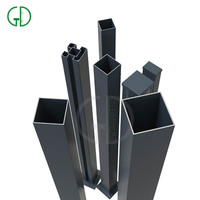 Poteau de clôture en aluminium noir anti-corrosion, testé en laboratoire (norme européenne), résistant aux intempéries et aux projections de sel, pour clôtures en WPC et en bois.