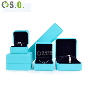 High End Textured Leather <b>Jewelry</b> Box Lid And Base Single Pendant Box With Black Velvet Insert For <b>Jewelry</b> Stor - Product Image 2