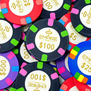 ขายส่งคุณภาพสูง 39 มม.เซรามิคชิปโป๊กเกอร์คาสิโนเกมการพนันโลโก้ที่กําหนดเอง 10g - Product Image 2