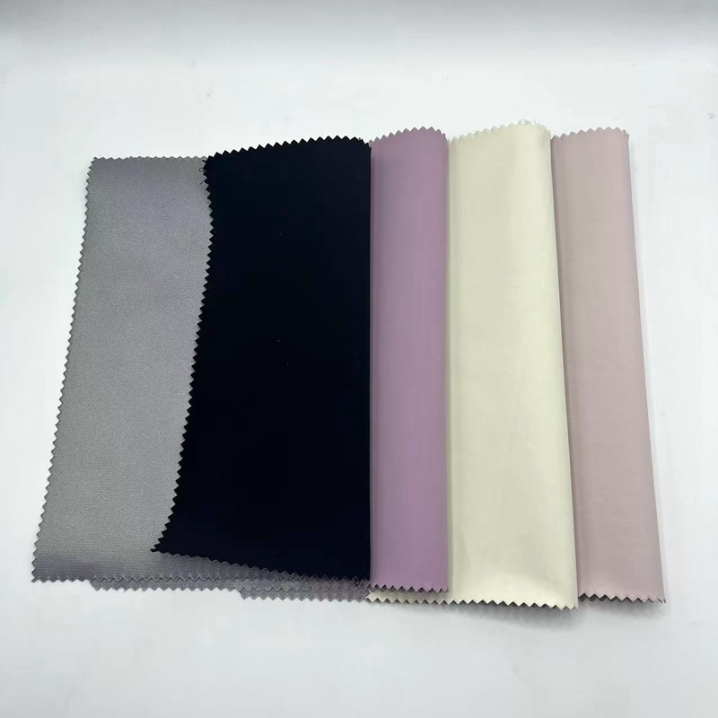 Noir/Blanc/Bleu/Rouge
