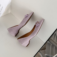 Chaussures de bureau pour femmes 2026 Super Fashion Classic à bout pointu avec décorations en nœud en daim de mouton à enfiler
