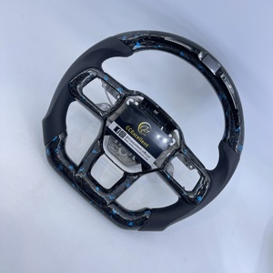 Volant en fibre de carbone forgé sur mesure avec des paillettes bleu clair pour <span class=keywords><strong>Ford</strong></span> <span class=keywords><strong>Mustang</strong></span> S650 <span class=keywords><strong>GT</strong></span> 2024 - Product Image 3