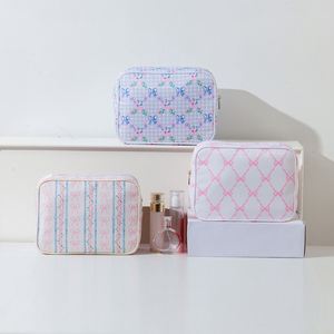 Grande trousse de maquillage personnalisée en coton imperméable avec fermeture éclair, motif nœud imprimé, style Coquette, réutilisable, pour filles - Product Image 1