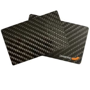 Cartes magnétiques en fibre de carbone à finition mate de forme personnalisée avec logo sérigraphié pour entreprises, assemblages, jeux et cartes de membre - Product Image 1