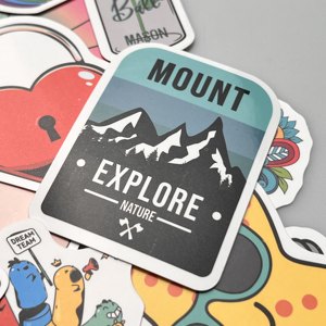 Muestra gratis coche pegatina dibujos animados pegatina impermeable adhesivo logotipo personalizado vinilo corte transparente PVC cosmético pegatina impermeable - Product Image 4