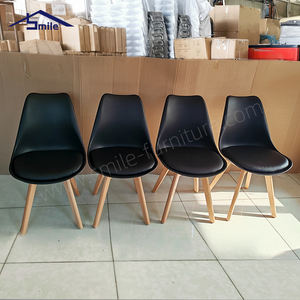 Silla de Comedor <span class=keywords><strong>Tulip</strong></span> Moderna, Cómoda, Ergonómica y Duradera, Tapizada en Plástico con Patas de Madera, Muebles para el Hogar - Product Image 6