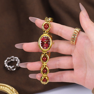 Nuovo Orologio da Donna di Lusso Vintage 2026, Orologio da Polso di Alta Qualità con Bracciale di Perle, Orologio Dorato alla Moda per Donna, Idea Regalo - Product Image 2