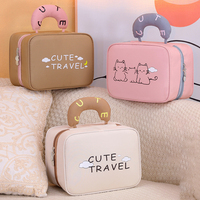 Trousse de Toilette Mignonne Chat de Dessin Animé, Grande Trousse de Voyage pour Cosmétiques avec Multiples Compartiments en Maille, Pochette de Lavage Suspendue et Portable
