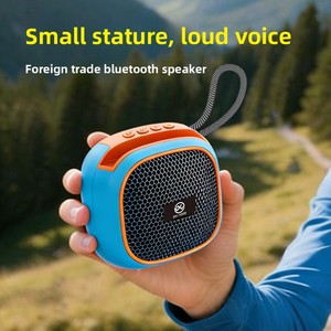 Mini-enceinte personnalisée 5.3 avec fente pour carte, design compact et portable, pour usage domestique et extérieur, 5 heures d'autonomie, avec support. - Product Image 2