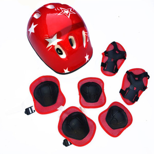 Ensemble de casque et d'équipement de protection rouge pour enfants, pour le patinage, le cyclisme, genouillères respirantes, coudières, protège-poignets, unisexe - Product Image 1
