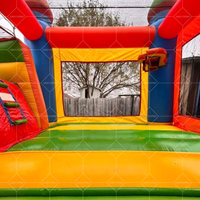 Château plein d'entrain gonflable de videur de joyeux anniversaire des enfants sautant la maison pour des fêtes d'anniversaire et la récréation