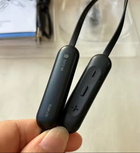 Écouteurs Stéréo Sans Fil Intra-auriculaires WI-C310 en Gros, Écouteurs de <span class=keywords><strong>Sport</strong></span> 5.0 avec Micro pour la Course à Pied, Casque Audio pour WI-C310 - Product Image 5