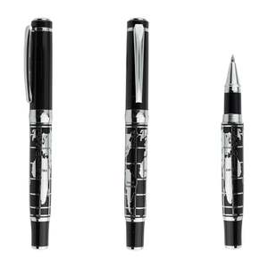 Stylo de qualité avec motif de corrosion personnalisé en relief noir et corps argenté, avec carte du monde en relief - Product Image 3