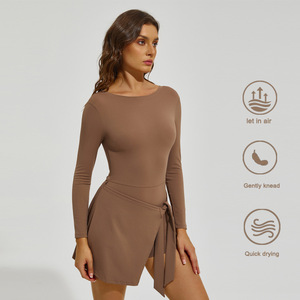 Jupe de sport de badminton yoga fitness en gros bon marché <span class=keywords><strong>Tenue</strong></span> de sport de <span class=keywords><strong>tennis</strong></span> à manches longues de haute qualité Ensemble de sport deux pièces respirant - Product Image 3