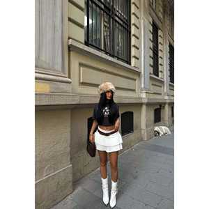 Pasamontañas de Piel Sintética Color Crema, Elegante Gorro de Invierno para Mujer y Hombre - Product Image 1