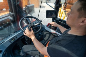 <span class=keywords><strong>Chariot</strong></span> élévateur haute tension pour l'industrie lourde EP EFL1803-HV-12 |   <span class=keywords><strong>Chariot</strong></span> élévateur électrique <span class=keywords><strong>de</strong></span> 18 tonnes avec conducteur assis, haute capacité <span class=keywords><strong>de</strong></span> franchissement et économie d'énergie - Product Image 5