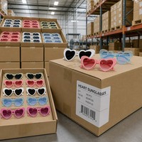 Lunettes de soleil pour femmes en forme de cœur, monture en plastique colorée, lunettes fantaisie pour fêtes, anniversaires, mariages, plage, mode, vente en gros