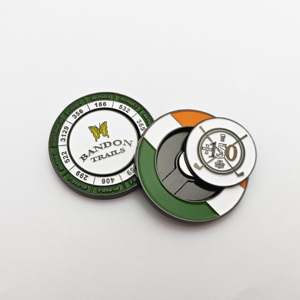 Offre Spéciale Produits Tendances Promotionnels en Gros : Ensemble <span class=keywords><strong>de</strong></span> Jetons <span class=keywords><strong>de</strong></span> Poker Créatifs en Céramique et Marqueur <span class=keywords><strong>de</strong></span> Balle <span class=keywords><strong>de</strong></span> Golf Métallique à Dôme - Product Image 1