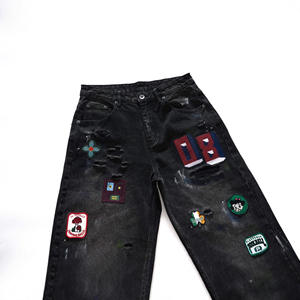 Calças Largas de Tubo Reto Estilo Solto, Jeans Rasgado com Múltiplos Emblemas Bordados para Homens - Product Image 2