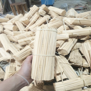 Bâtonnets diffuseurs d'huiles essentielles MITvn avec parfum naturel et rotin, fabriqués au Vietnam, modèle B2B MITVN-R05 pour la pièce - Product Image 1