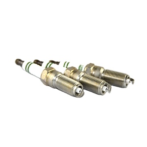 Grandes Économies Vente en Gros Directe Usine Bougies d'Allumage Iridium pour Voitures Remplacement pour Modèles IXUH22FTT LKR7FI-8 ILZKR7A - Product Image 4