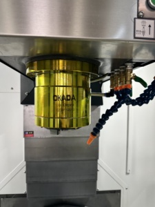 เครื่องกลึง CNC รุ่น VMC855 ตัวเครื่องเหล็กหล่อ พร้อมแกนหมุน BT40 สำหรับการผลิตชิ้นส่วนโลหะสำหรับรถจักรยานยนต์ในโรงงาน - Product Image 4