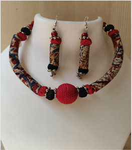 Collar de mujer hecho a mano con tela de algodón única, estilo vintage para boda, diseño clásico con forma de amantes, nueva tendencia en joyería de moda. - Product Image 1