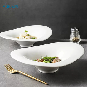 Kreativer Unregelmäßiger Breiter Rand <span class=keywords><strong>Wei</strong></span>ßer Tiefer <span class=keywords><strong>Pastateller</strong></span> Restaurant Servierplatte Keramik Suppen- Dessert- und Speiseteller - Product Image 2