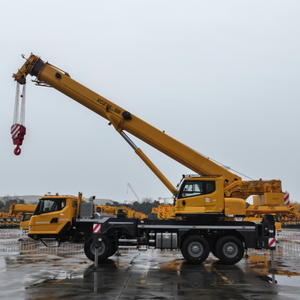 رافعة شاحنة هيدروليكية متنقلة XCT12 بقدرة 12 طن لفحص الجسور ورفع مواد البناء التجاري - Product Image 1