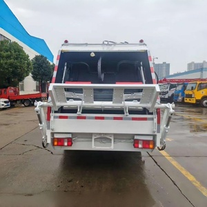 HOWO 4*2 Garbage Removal Truck 8 Cubic Compressed Garbage Truck for Sale - Product Image 6
