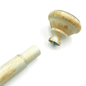 Accessoires de rideau de rail de support de tension de rail de tige d'extension de poteau de mariage en résine d'acier/bois extensible réglable sans perçage - Product Image 3