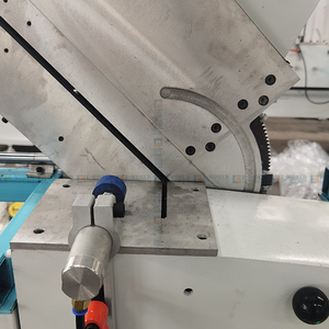 Scie à découper les fenêtres et portes en aluminium Eworld, machine de découpe d'angle à tête unique, 0-180 degrés, automatique, 380V, 2.2KW, garantie 1 an, facile à utiliser - Product Image 3