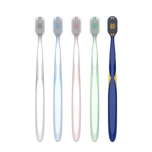 Brosse à dents personnalisable à motif floral pour adulte, à poils souples en nylon, pour usage domestique, design ergonomique. - Product Image 2