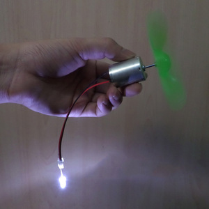 เครื่องกำเนิดไฟฟ้าพลังงานลมขนาดเล็กพร้อมไฟ LED สำหรับการทดลองทางวิทยาศาสตร์และการสาธิตการสอนแบบ DIY - Product Image 1