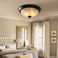 Plafonnier LED vintage de design industriel avec abat-jour en métal et verre pour une application simple dans le couloir de la chambre à coucher et du salon