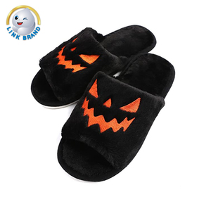 Chaussons en peluche pour femmes de la marque Link, style Halloween, pantoufles en fourrure pour la maison, citrouille de dessin animé pour femmes, style visage souriant, chaussons en peluche - Product Image 1