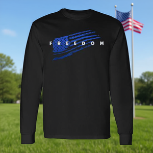 Camiseta de Manga Larga Freedom, Diseño de Bandera Americana Azul, Orgullo Patriótico - Product Image 3