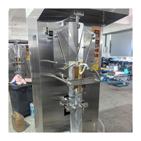 Machine de remplissage d'eau pour entreprises / Machine d'emballage de sachets d'eau pure / Machine de remplissage automatique de liquides