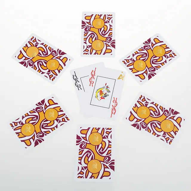 יצרן AYPC פלסטיק באיכות גבוהה עמיד למים משחקי קלפים לוח הדפסת UV לוגו מותאם אישית קלפי פוקר