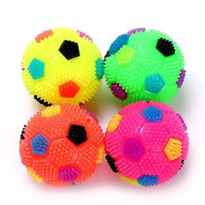 Pelotas de Juguete Luminosas para Perros, 4 Colores, Juguetes para Masticar para Cachorros, Libres de BPA, No Tóxicas, Pelotas con Púas para Perros - Product Image 6