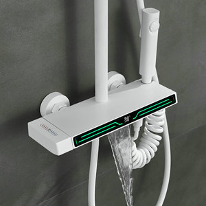 Set di rubinetti per vasca e <span class=keywords><strong>doccia</strong></span> a vista di nuovo design alla moda con spettacolo di temperatura e luce a LED ambientale - Product Image 5