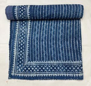 Elegante Tela de Algodón Azul Índigo Hecha a Mano con Estampado Tradicional Indio, Rayas Artísticas y Bordes Geométricos Decorativos - Product Image 1