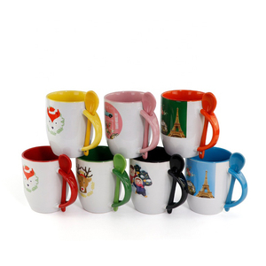 Mug en céramique personnalisé avec intérieur coloré et cuillère pour cadeau, tasses publicitaires personnalisées pour les entreprises - Product Image 2