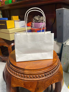 ถุงกระดาษคราฟท์สำหรับช้อปปิ้ง พิมพ์โลโก้ตามสั่ง ถุงบรรจุภัณฑ์พร้อมหูหิ้วแข็งแรง ถุงของขวัญสำหรับร้านค้า ผู้ผลิตขายส่ง - Product Image 6