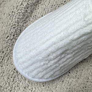 प्रीमियम मोटी-फाइबर सर्दियों गर्म गैर-पर्ची नीचे सफेद कोरल फ्लेक्स डिस्पोजेबल स्लाइपरों के लिए अनुकूलन योग्य लोगो - Product Image 4