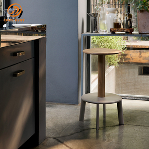 <span class=keywords><strong>Tabouret</strong></span> <span class=keywords><strong>de</strong></span> <span class=keywords><strong>bar</strong></span> moderne et minimaliste en bois massif, design à deux niveaux avec assise ronde et pieds coniques en orange chaud pour <span class=keywords><strong>bar</strong></span> et comptoir <span class=keywords><strong>de</strong></span> cuisine - Product Image 3